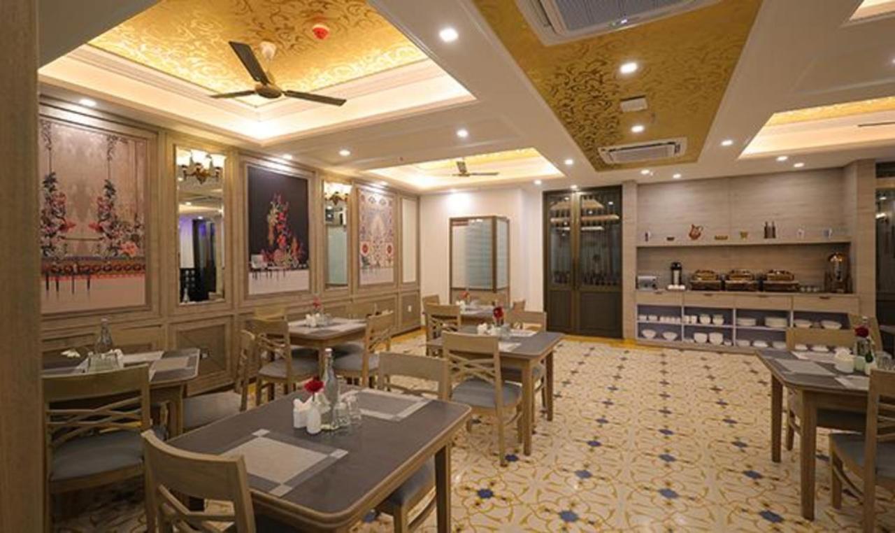 Fabhotel Prime Hampton By Ic'S Noida Eksteriør billede