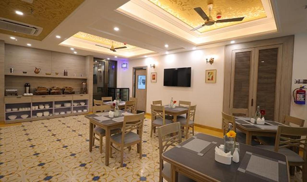 Fabhotel Prime Hampton By Ic'S Noida Eksteriør billede
