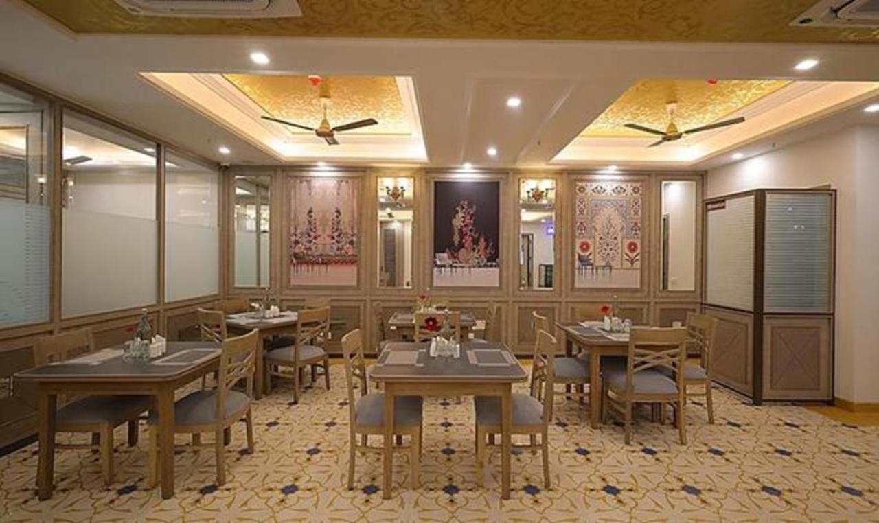 Fabhotel Prime Hampton By Ic'S Noida Eksteriør billede